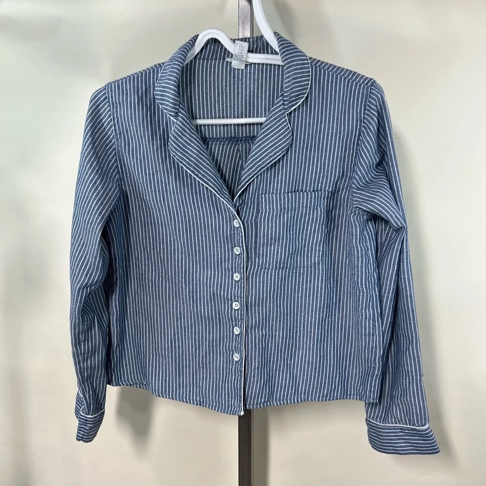 Forever 21 XS Pajama Top Textured Knit Button Front Long Sleeve Blue Cream …